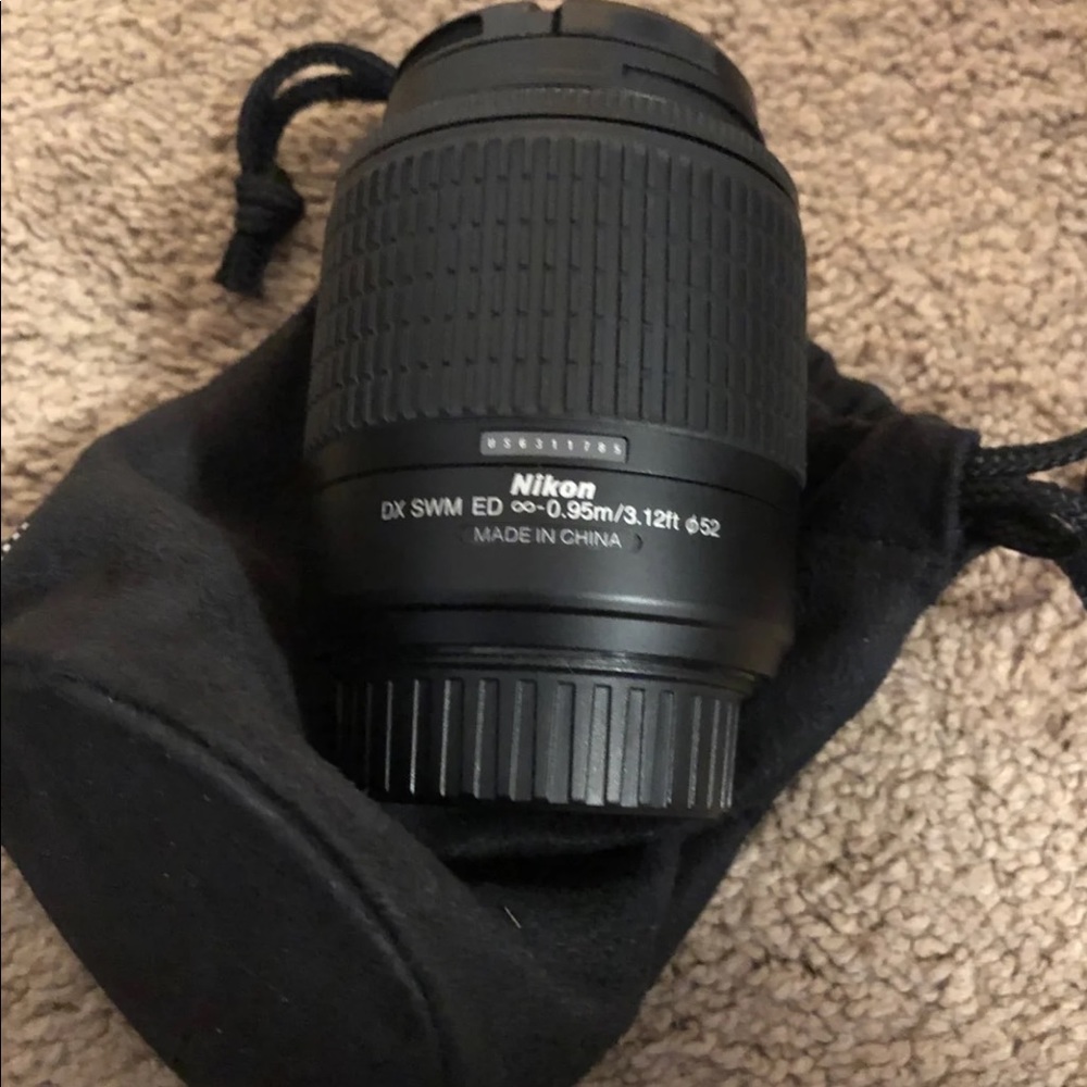 Nikon Lens - Picture 2 of 3
